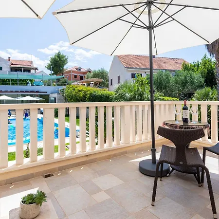 Helle Mit Sonnenbalkon Appartement *